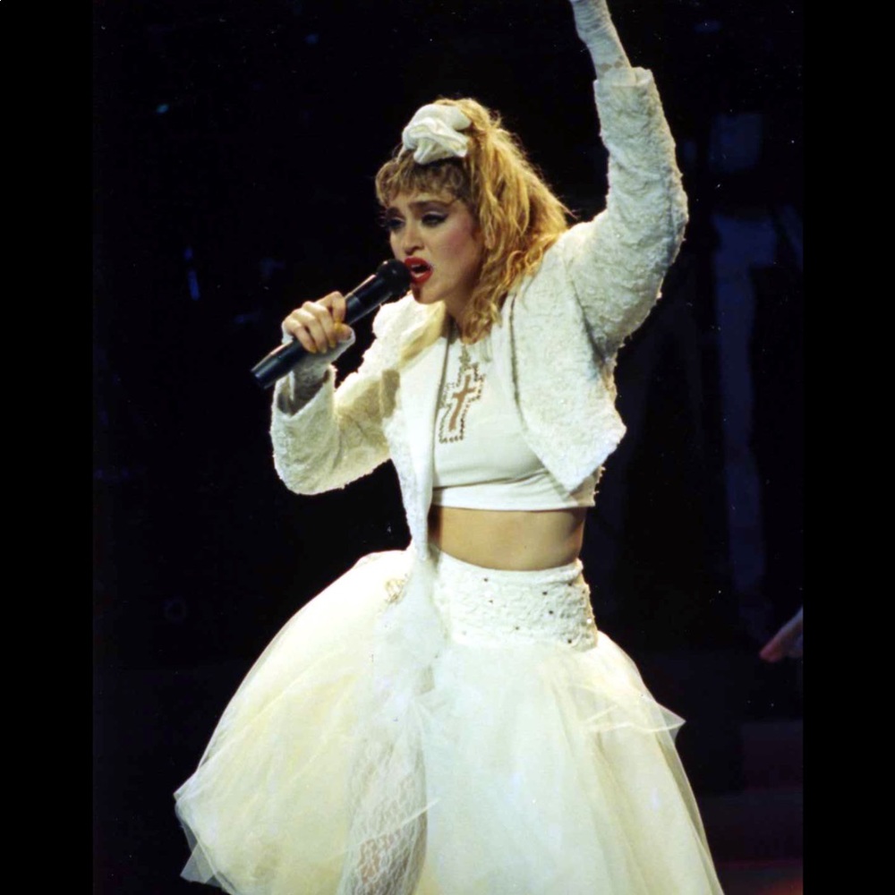 Meet your Posher, Holly